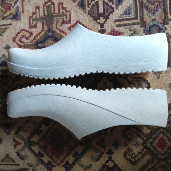 Misty Harbor Rubber Clogs - Picture 5 of 6